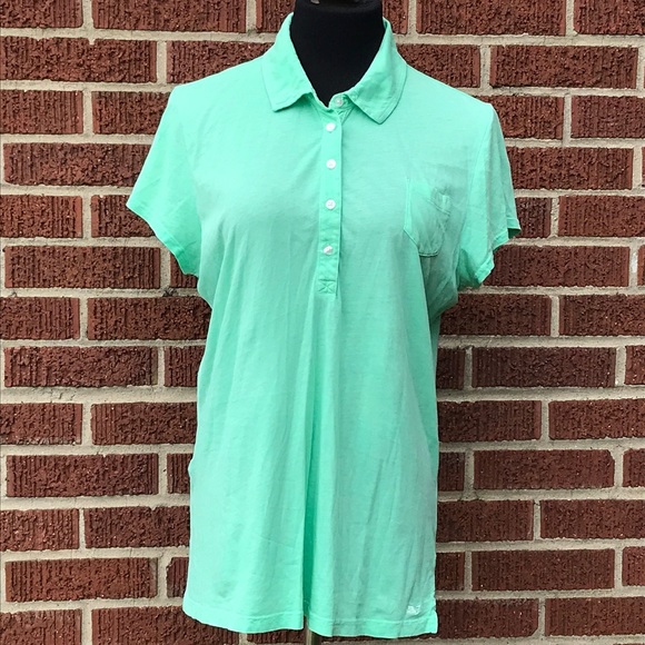 Vineyard Vines Tops - Light weight Vinyard Vines shirt